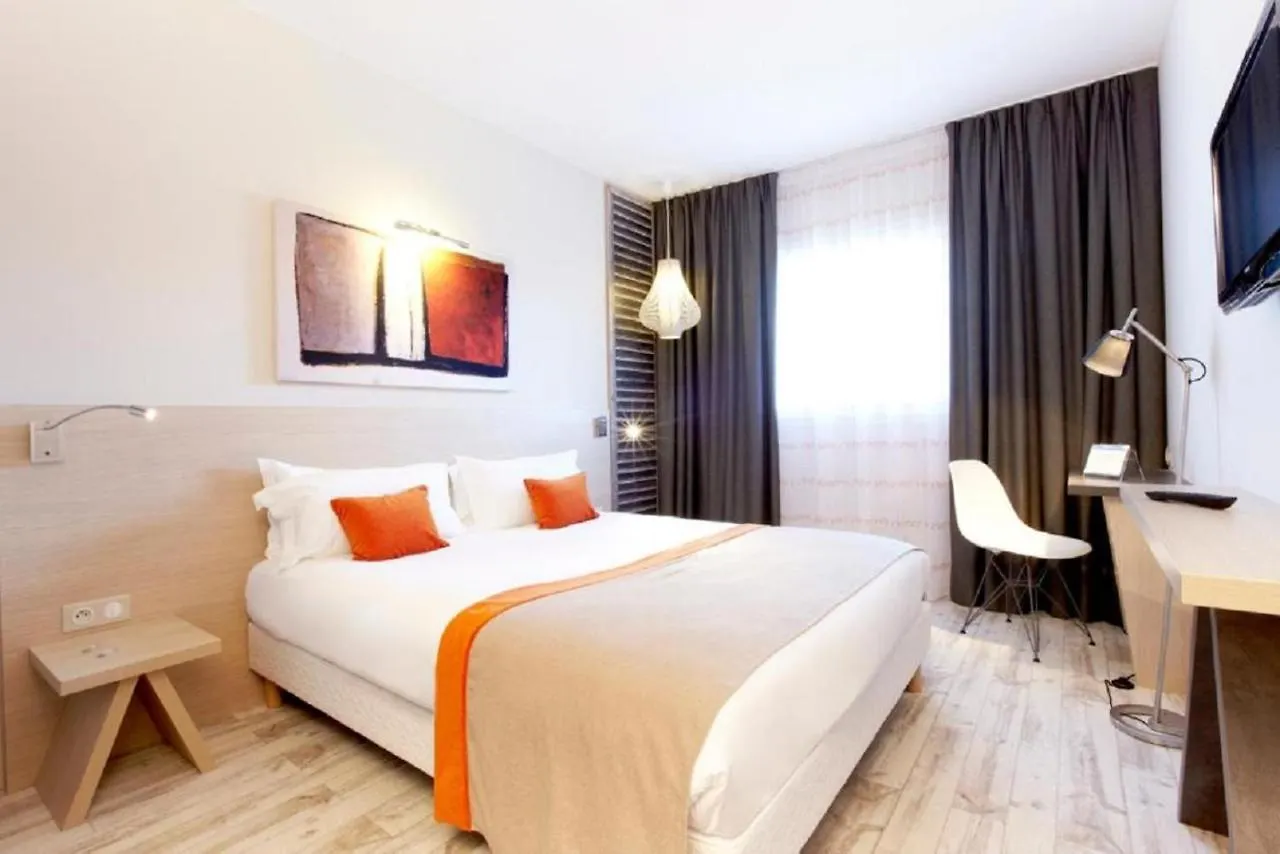 Kyriad Prestige Vannes Centre-Palais Des Arts 4*,  Frankreich