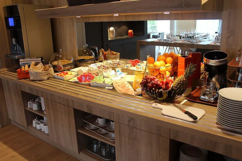 Kyriad Prestige Vannes Centre-Palais Des Arts Hotel