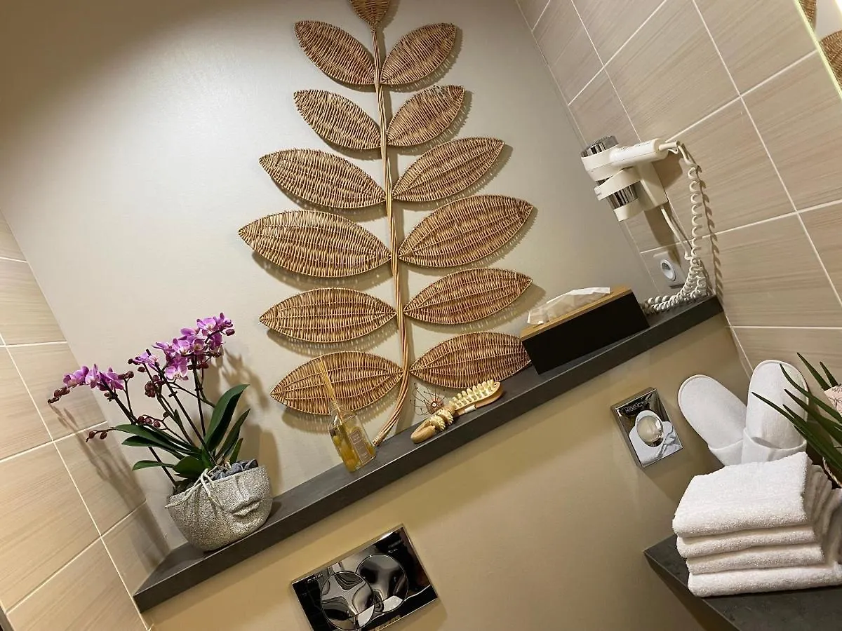 Kyriad Prestige Vannes Centre-Palais Des Arts Hotel